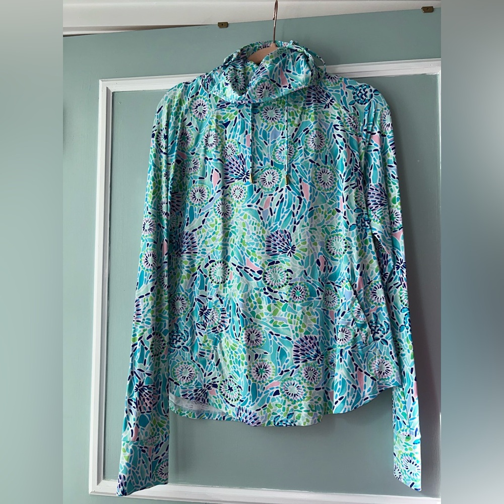 Lilly Pulitzer UPF 50+ ChillyLilly Lili Block Popover - Picture 5 of 6